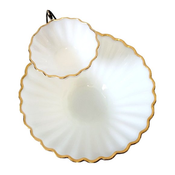 Unbranded Dining Chip And Dip Glass Bowl Clam Shell White Gold Edge Vintage Mcm 96s 11 And 7